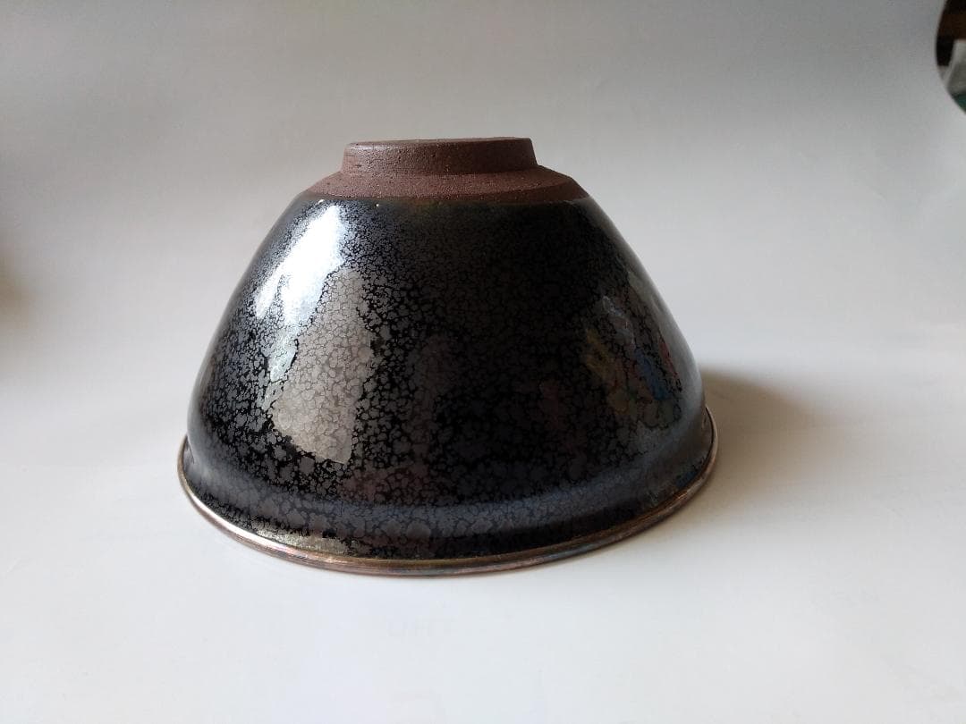 桶谷定一 作 銀覆輪 油滴天目 茶碗 茶道具 共箱 美品 です。