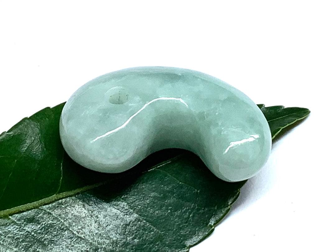 ✳味身抜群‼️糸魚川翡翠勾玉　お守り守護石　コレクションに‼️ 自信の一点卸し売り‼️