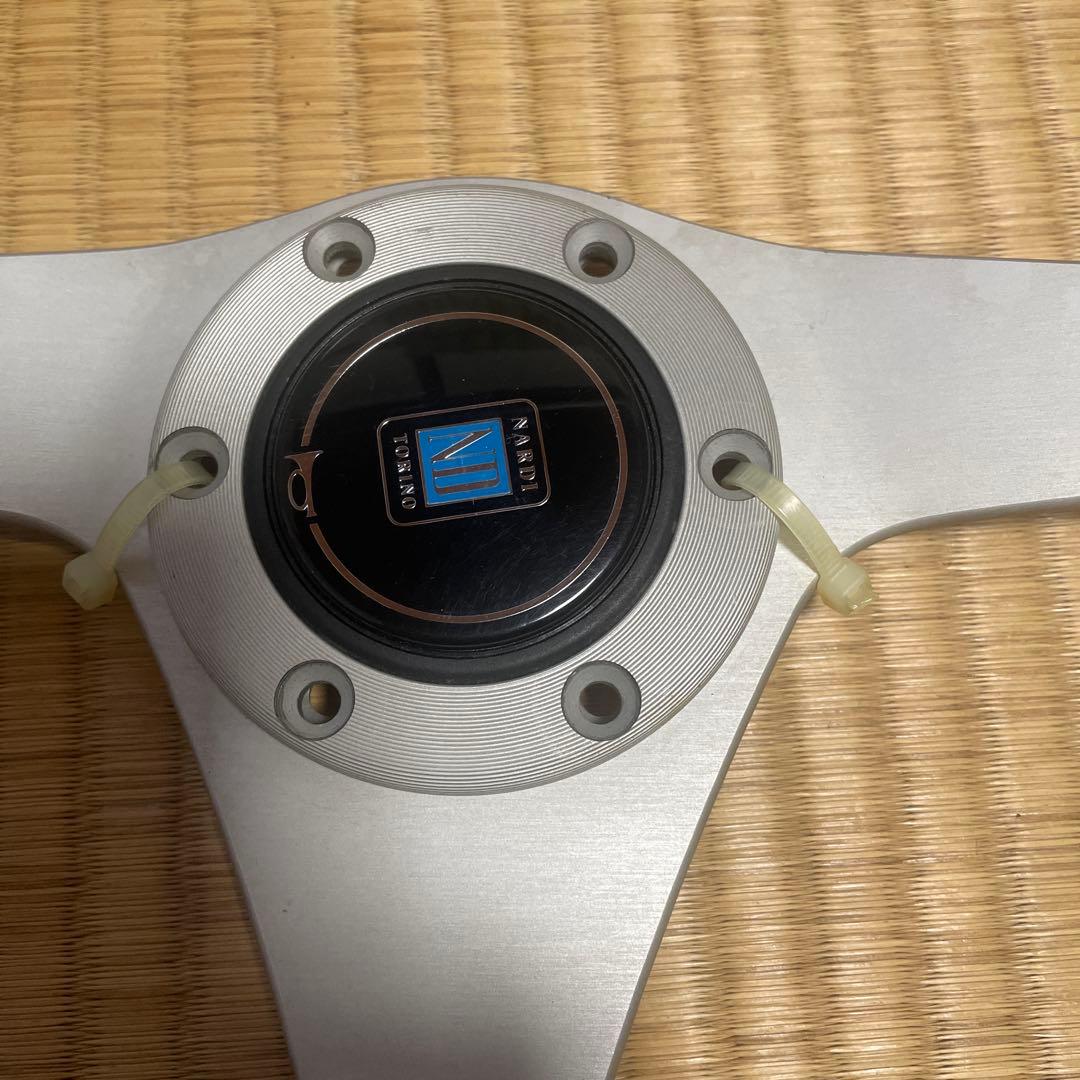 ステアリングホイール 3スポーク 黒とシルバー