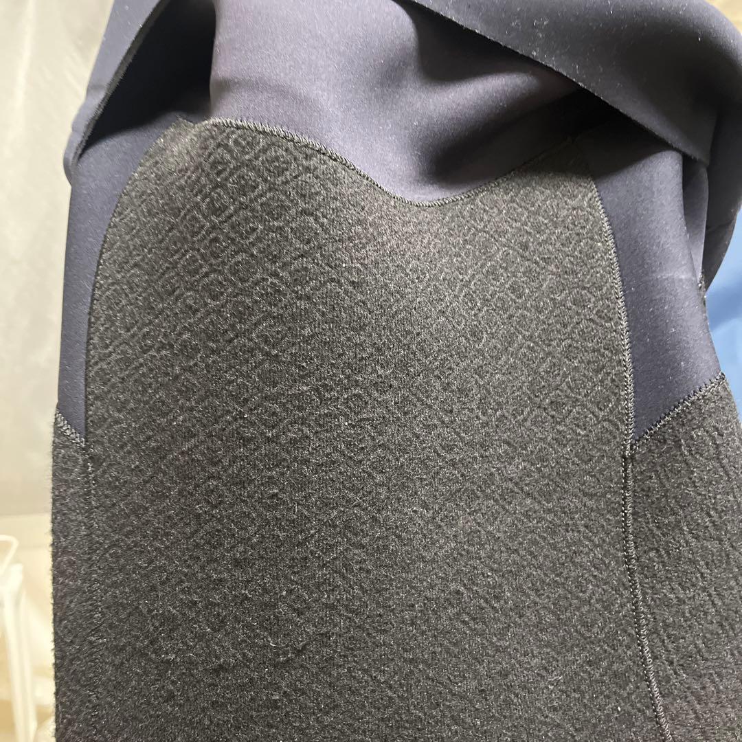 ウエットスーツ　　メルガリクソン