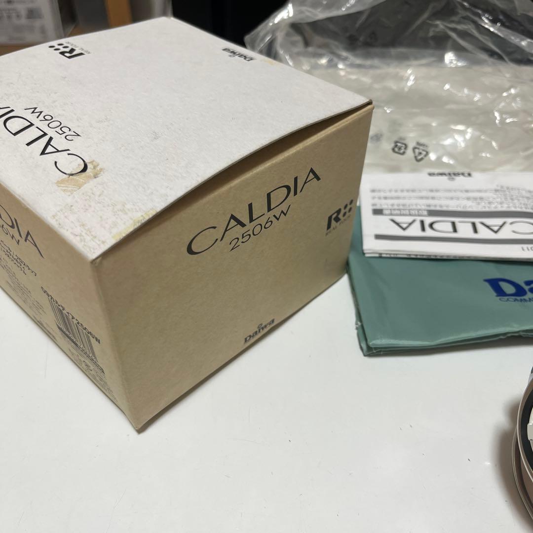 未使用品　DAIWA 09カルディア2506W ダブルハンドル ダイワ