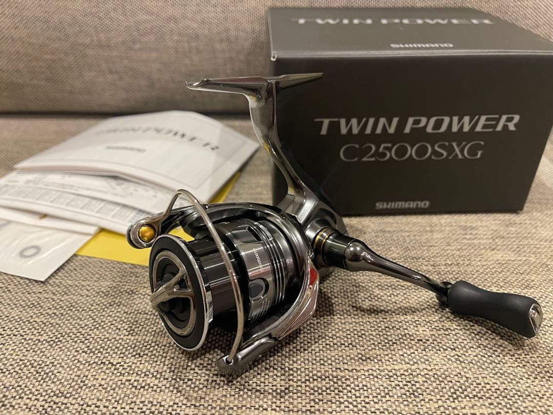 SHIMANO TWIN POWER C2500SXG スピニングリール　極美品