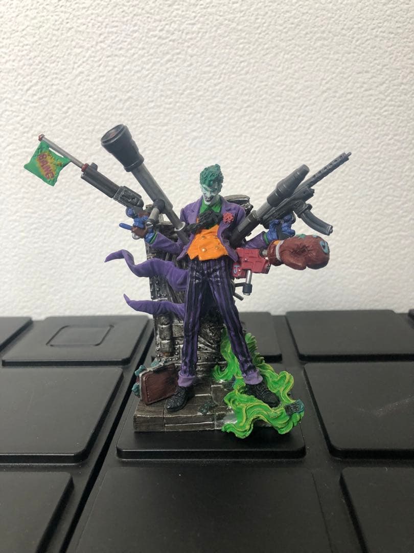 BATMAN THE JOKERフィギュア