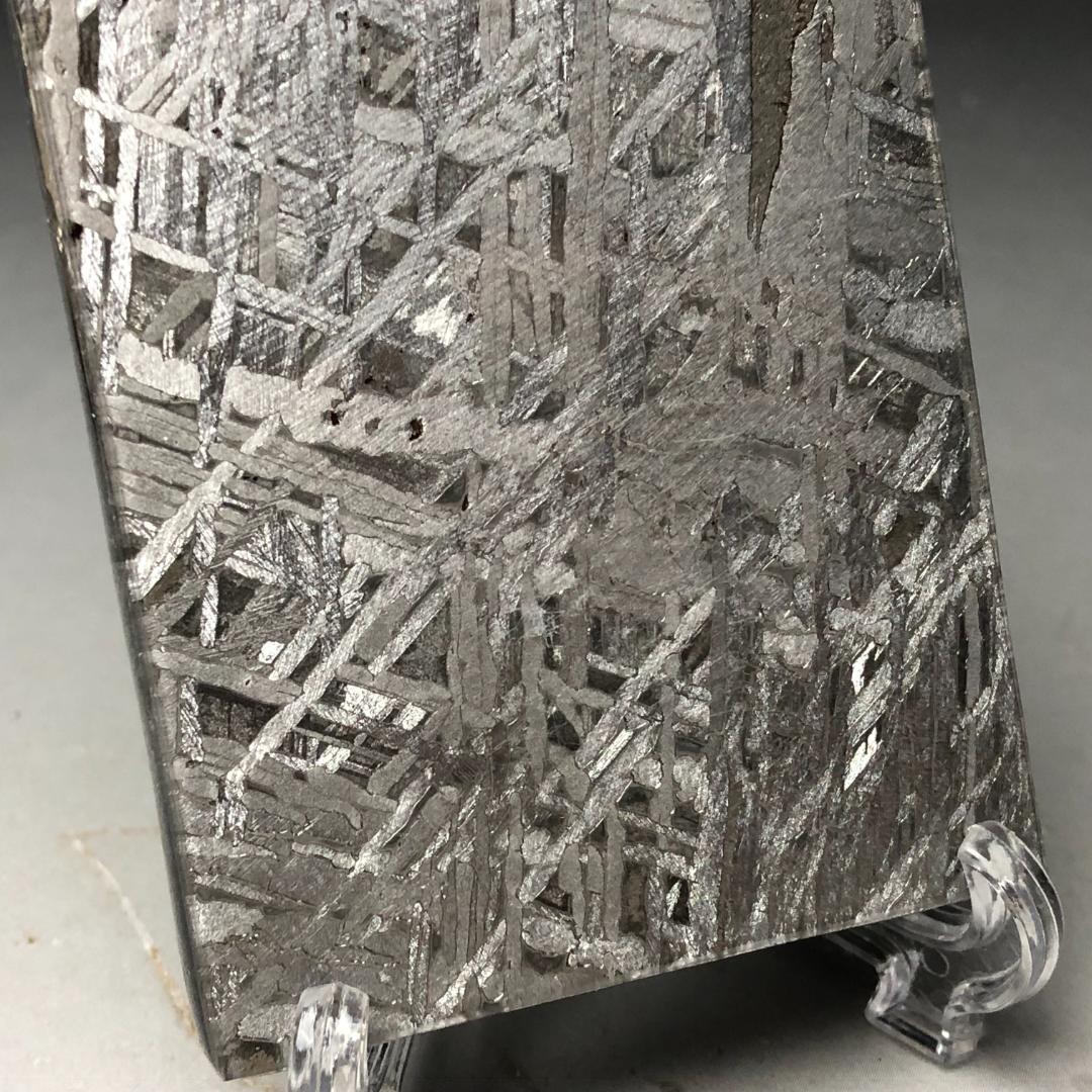 アルタイ隕石　 鉄隕石　メテオライト鉄隕石　原石 美品　重さ約193ｇ