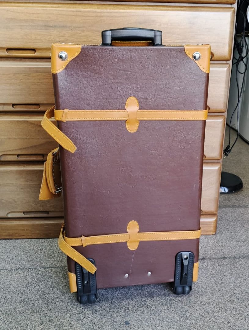 ブラウンとイエローのキャリーカート