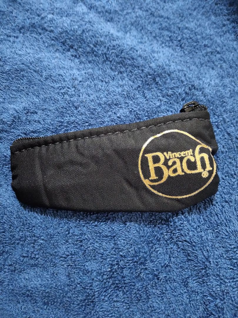 トランペット BACH　ケース・マウスピース・教本付き