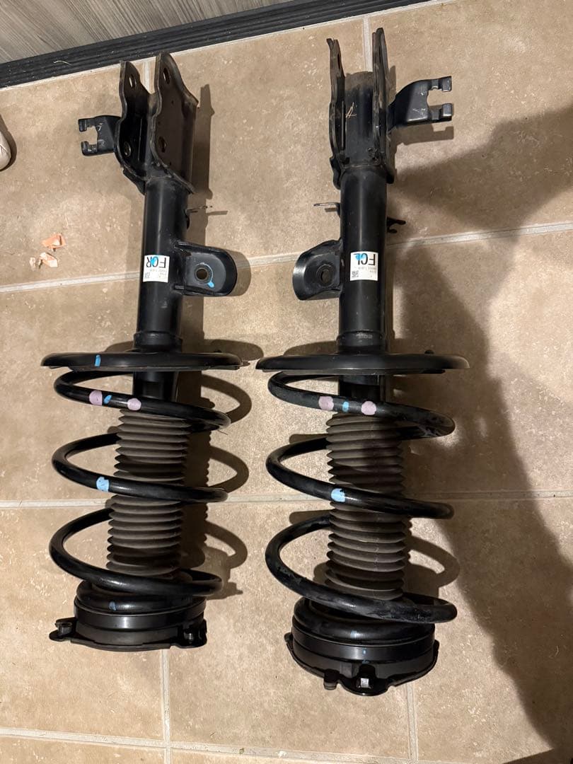 日産　エルグランド　tne52 フロントサスペンション　左右　令和３年　純正