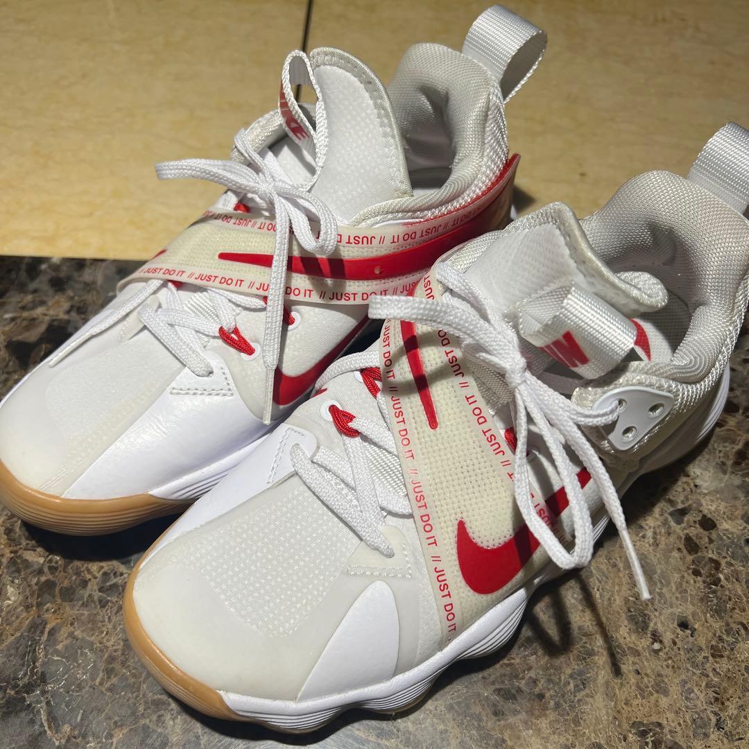Nike バレーボールシューズ ホワイト/レッド　未入荷モデル
