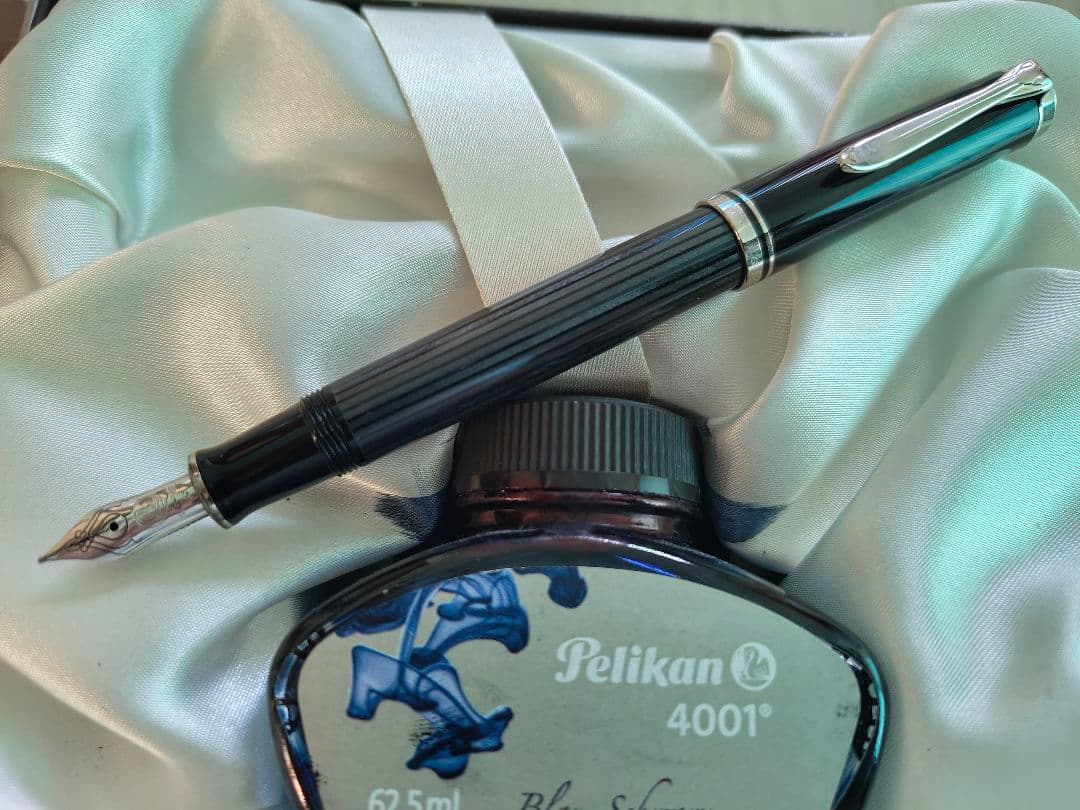 Pelikan 万年筆 ブラック ストライプ