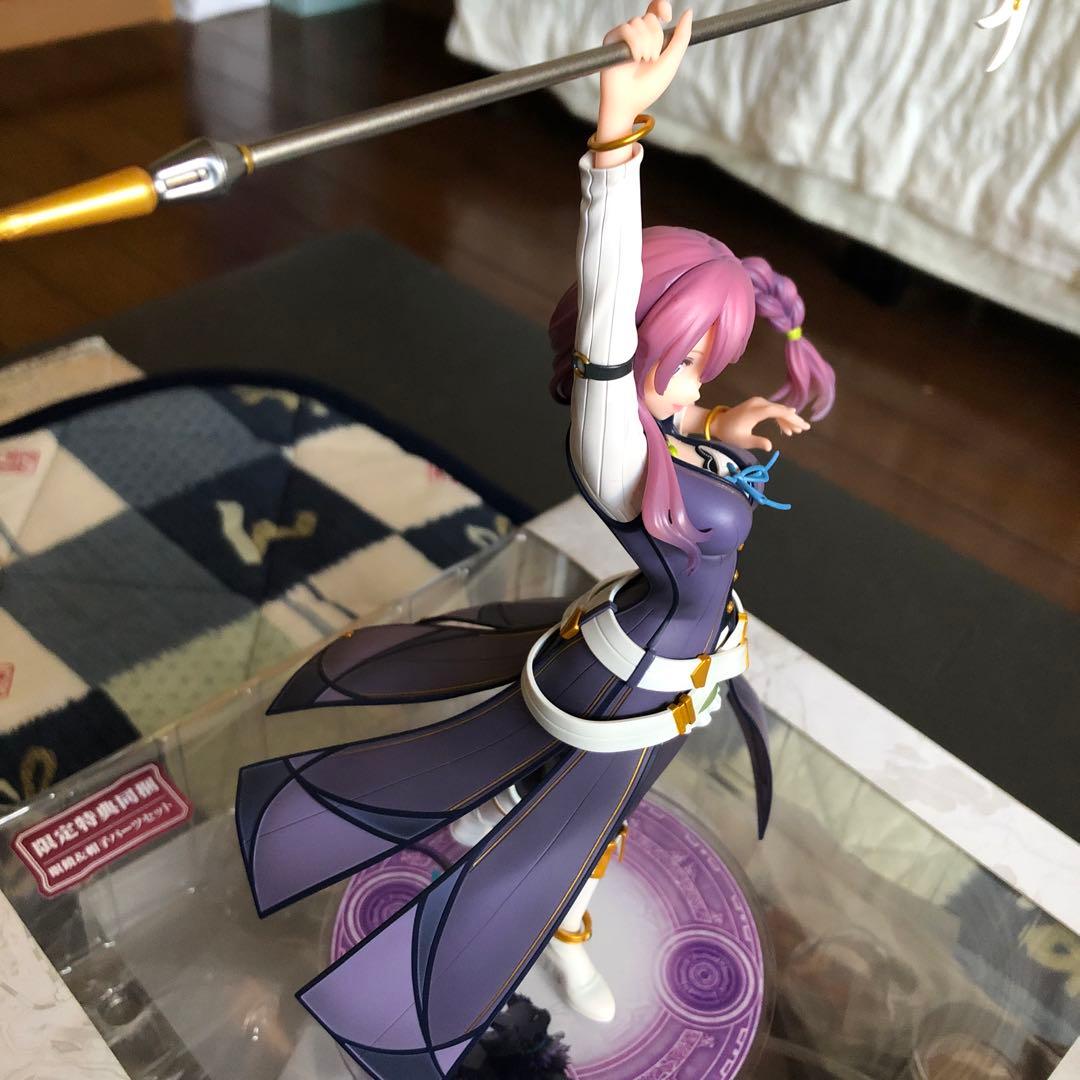 エマ・ミルスティン　フィギュア