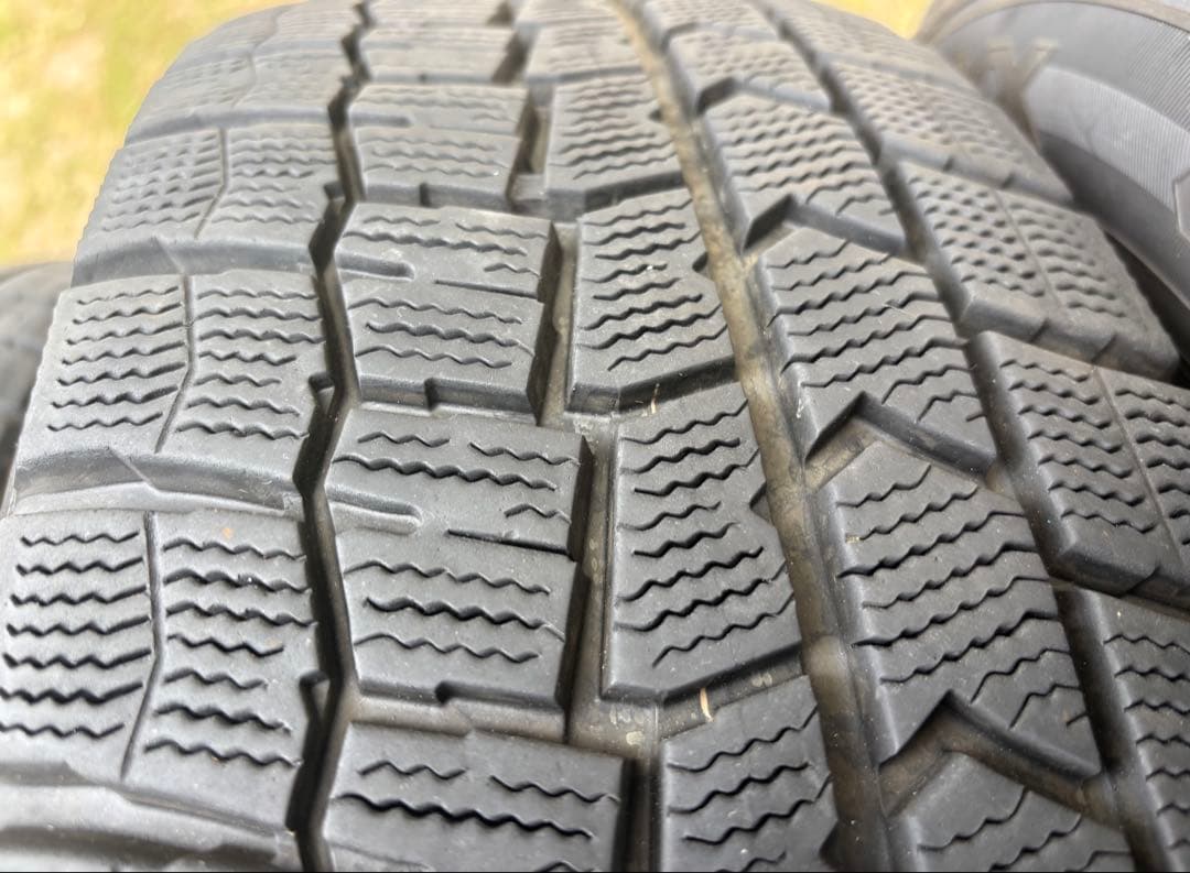 ★送料込み★ ダンロップ 15インチスタッドレス 2023年製195\65R15