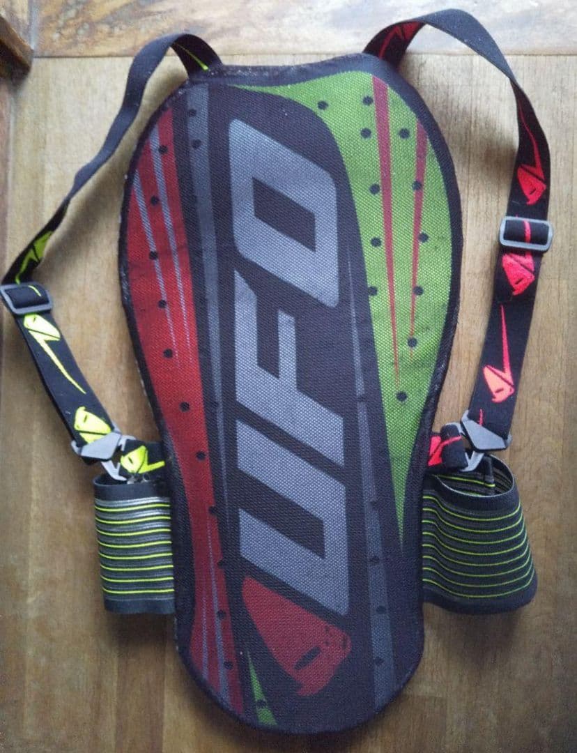 「ほぼ新古品」 UFO PALST プロテクター