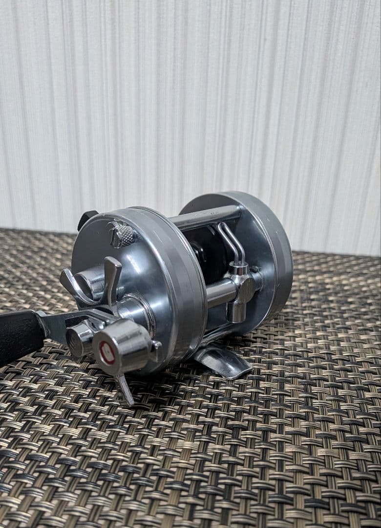 美品 ABU 2500c アブ 2500c アブガルシア 77/2