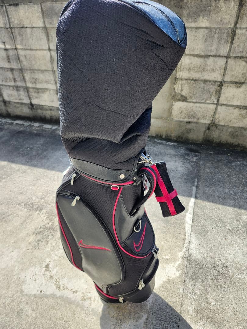 Nikeキャディバッグ 黒/ピンク