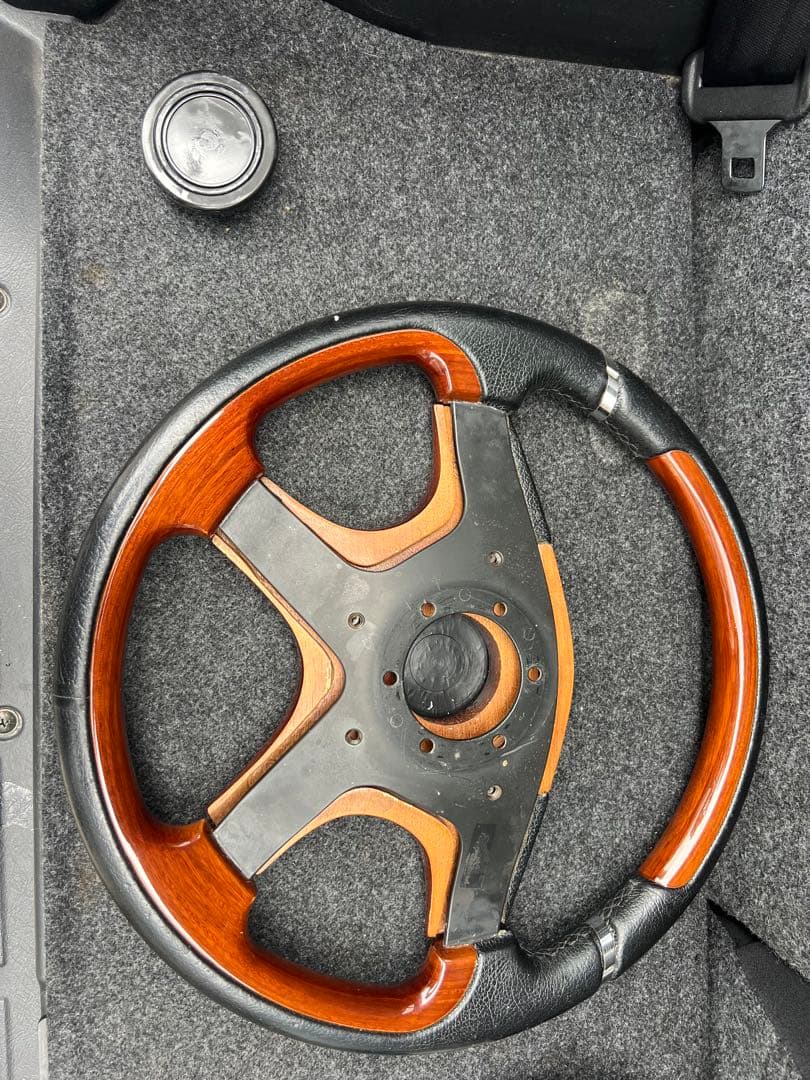 ウッドレザー4スポークステアリング