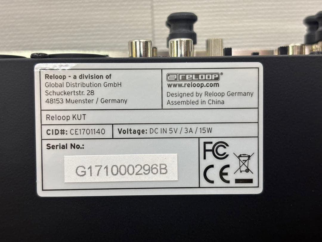 reloop USBインターフェイス搭載のデジタル2chDJミキサー KUT