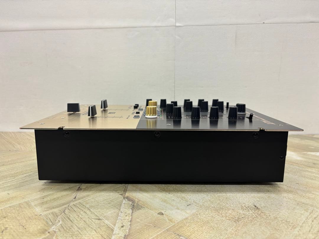 reloop USBインターフェイス搭載のデジタル2chDJミキサー KUT