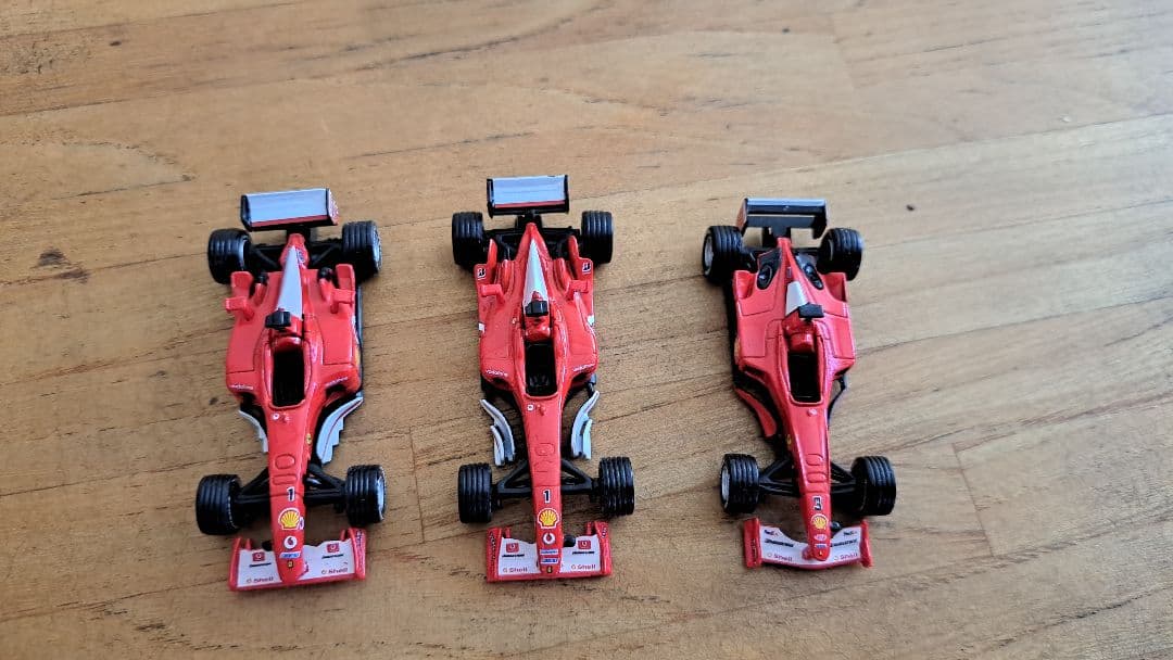 プライスダウン！ダイドーフェラーリF1ミニカー２０台セットデカール付き　1/64