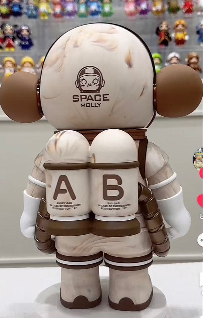 ポップマート MEGA SPACE MOLLY 400% MOCHA