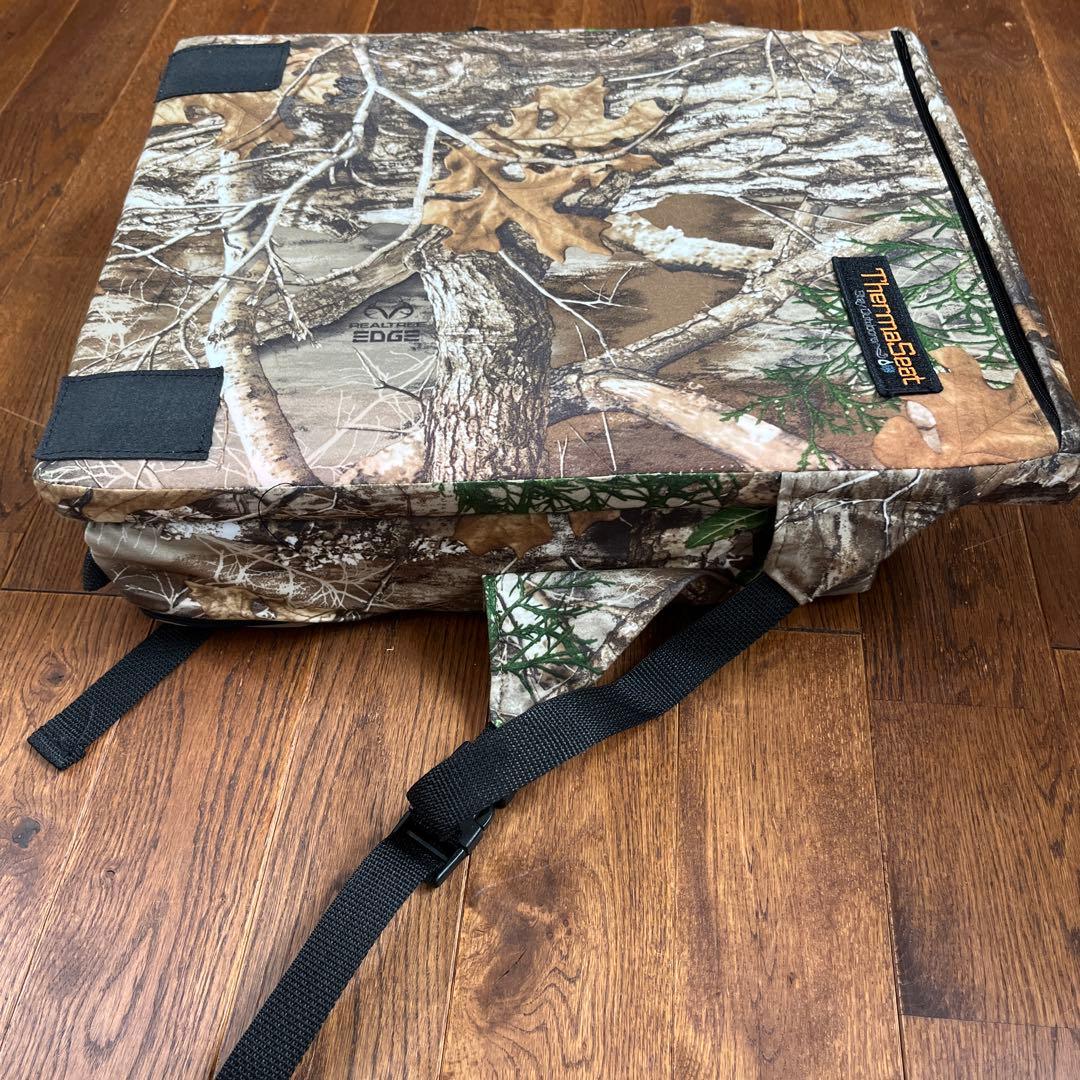 ThermaSeat USA製　RealTree リアルツリー　折り畳み