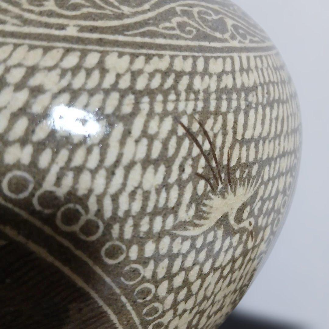 陶器 花瓶 魚と鳥の模様 双魚　象嵌技法　韓国　朝鮮　粉青沙器　梅瓶