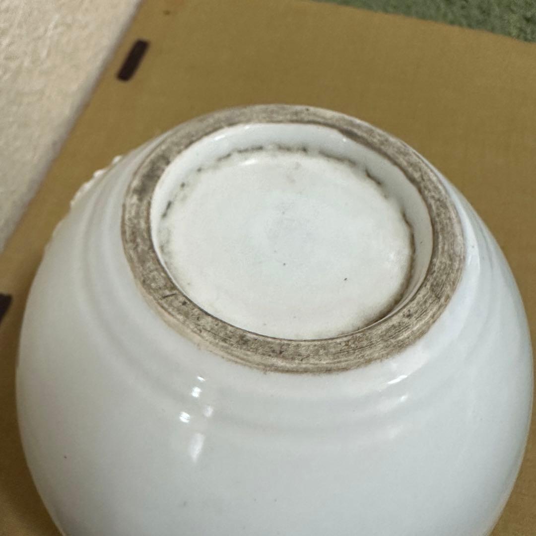 白磁　高麗　徳化窯　伊万里　瀬戸　◆山水　白い陶器の浮彫り花瓶