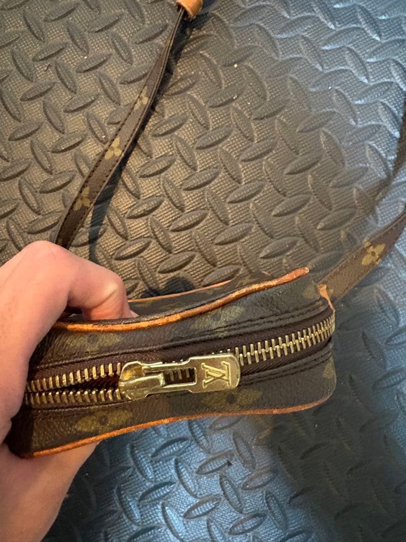 Louis Vuitton モノグラム ショルダーバッグ