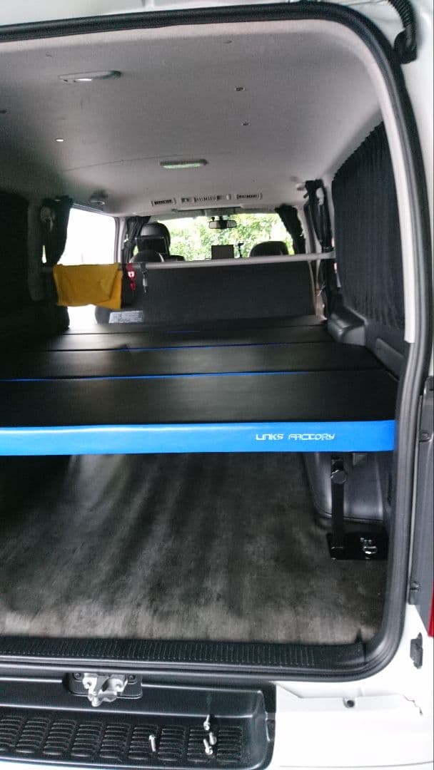 LINKS FACTORY カーゴマット 青　200系ハイエース