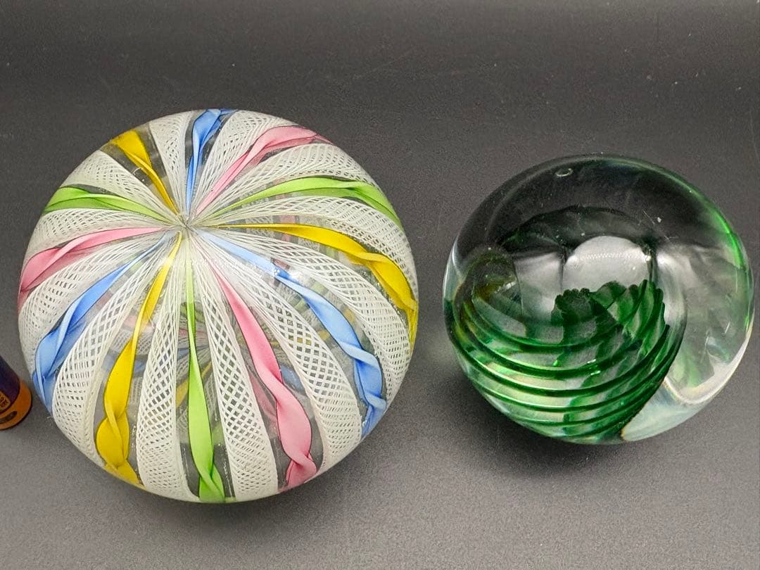 ムラノガラス ペーパーウェイトと おまけで緑螺旋のガラスペーパーウェストのセット