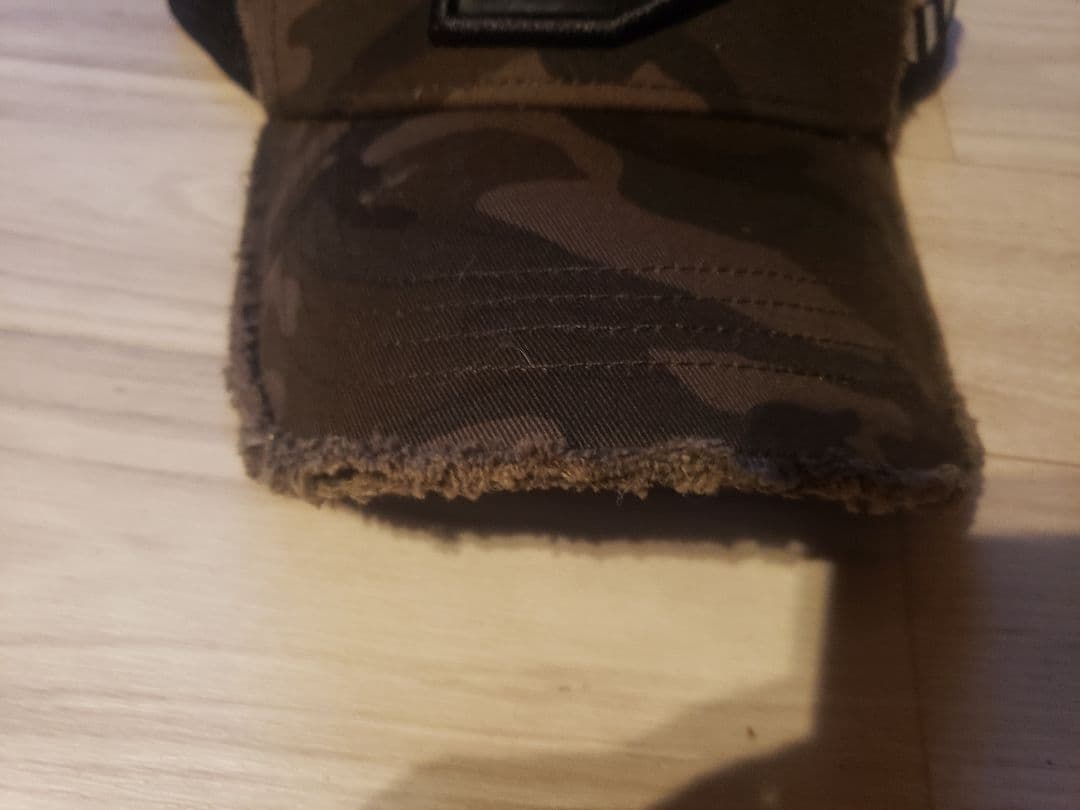 新品未使用ヨシノリコタケ　カーキ色カモ柄ナンバー3キャップです