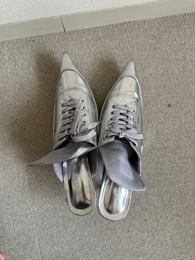 YELLO スニーカーミュール　シルバー