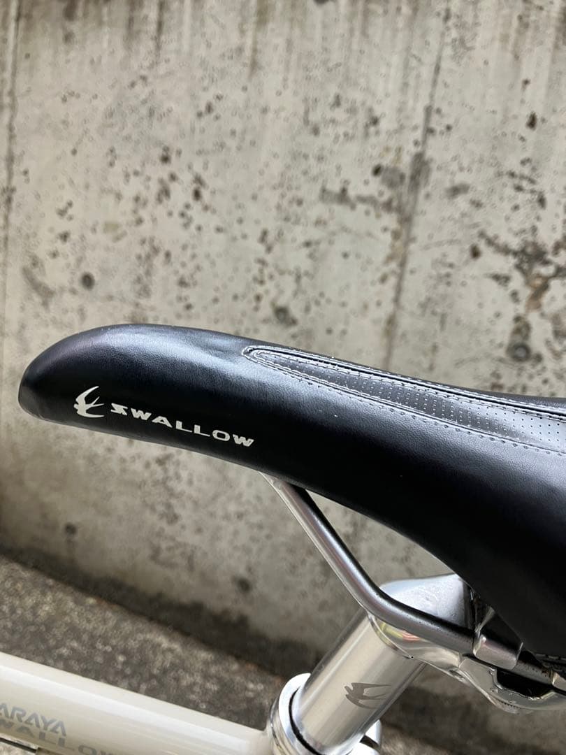 ARAYAツバメ自転車ライトベージュ色 シティサイクル 空気入れ(配送別)