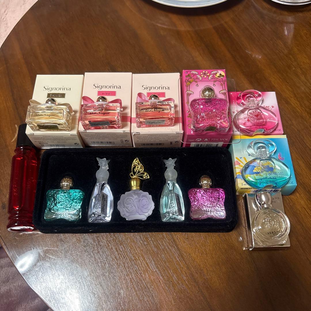 ミニ香水セット（アナスイ、フェラガモ、ヴェルサーチ等）