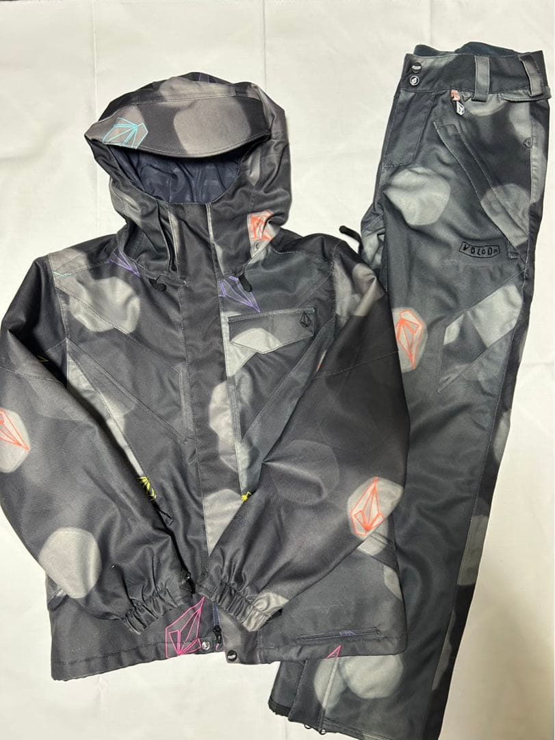 VOLCOMボルコム スノボウェア スノーウェア スキーウェア 上下セット
