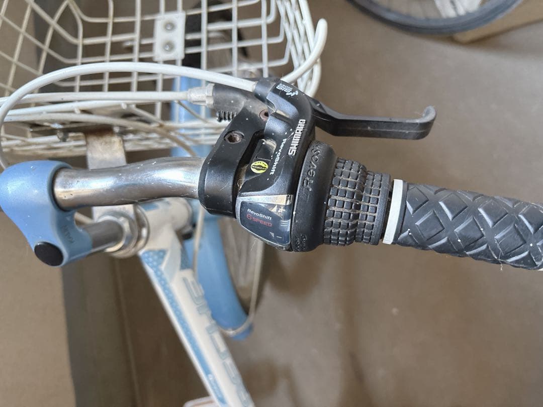 アサヒサイクル 子供用自転車 ホワイト/ブルー 前面バスケット付き 24インチ