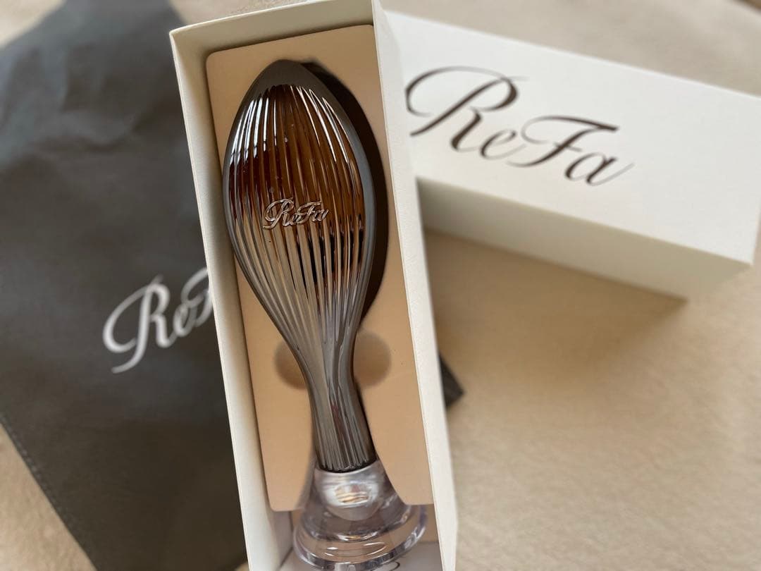 ReFa ブラックヘアブラシ 専用ボックス付き