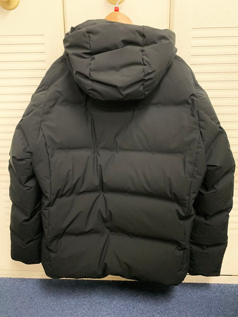 UNIQLO シームレスダウンパーカ Lサイズ（ブラック）