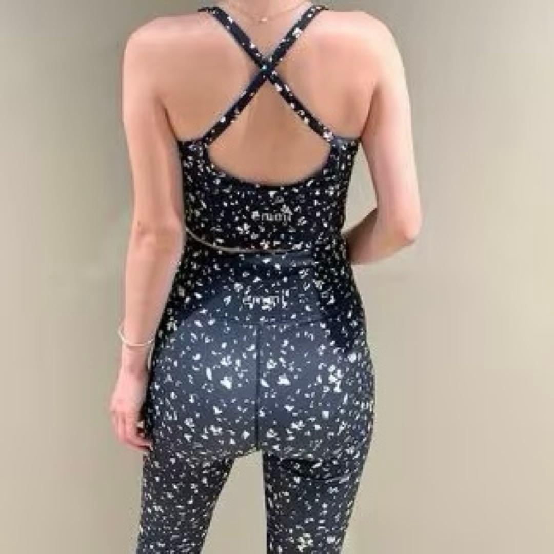 emmi yoga ネイビー　ブラ＆レギンスセット