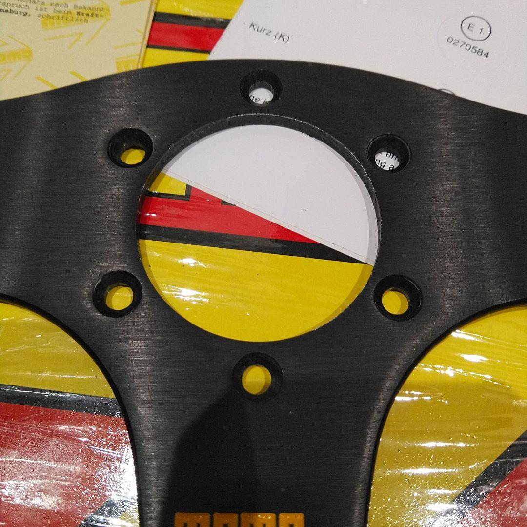 モモ momo コルセ corse レッド ステアリング