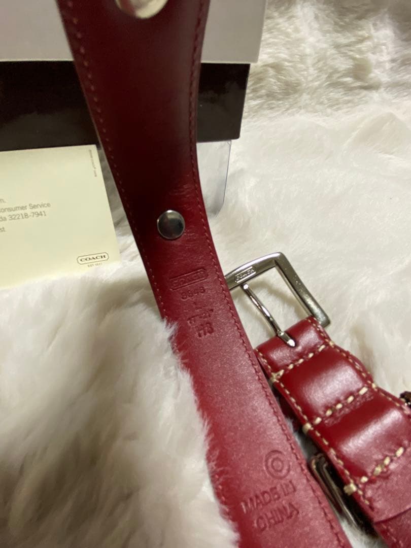 新品未使用品　COACH赤いレザー犬用首輪 Ｌサイズ スタッズ付き