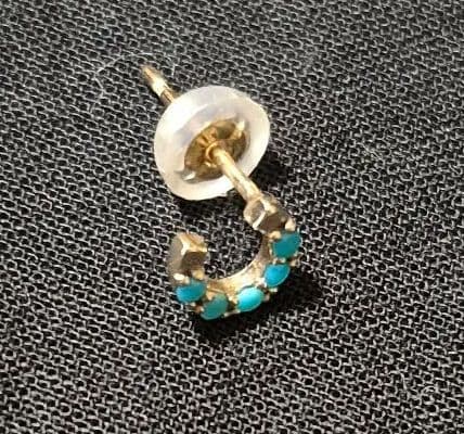 ヴァンドーム青山　K10YG馬蹄シングルピアス　ターコイズ