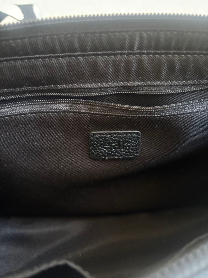 ear PAPILLONNER 本革　ボディバック