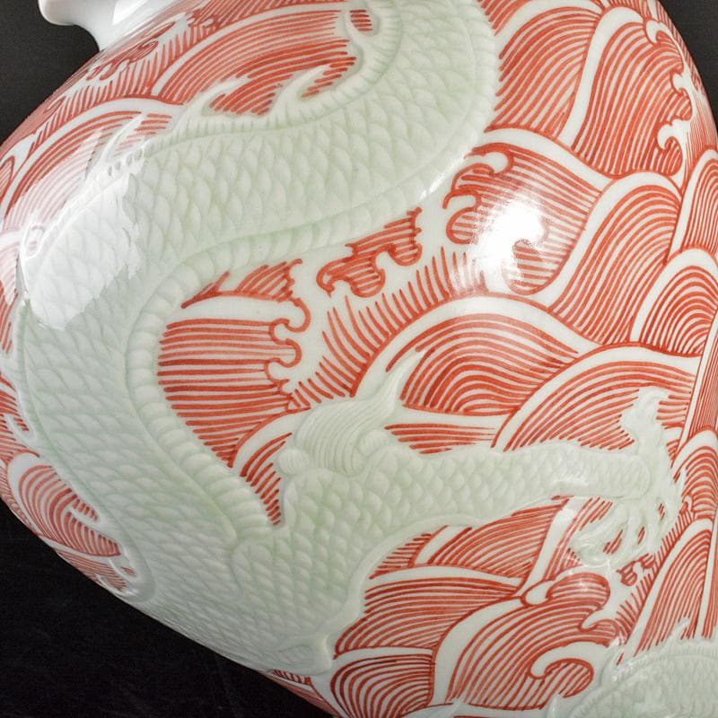 台湾　蔡曉芳　暁芳窯　赤絵龍波文　梅瓶　D　6086E