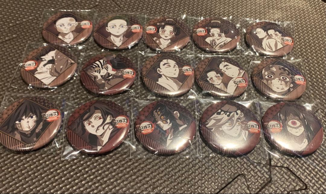 鬼滅の刃　ダイニング　お楽しみくじ　缶バッジ　５７mm コンプリートセット