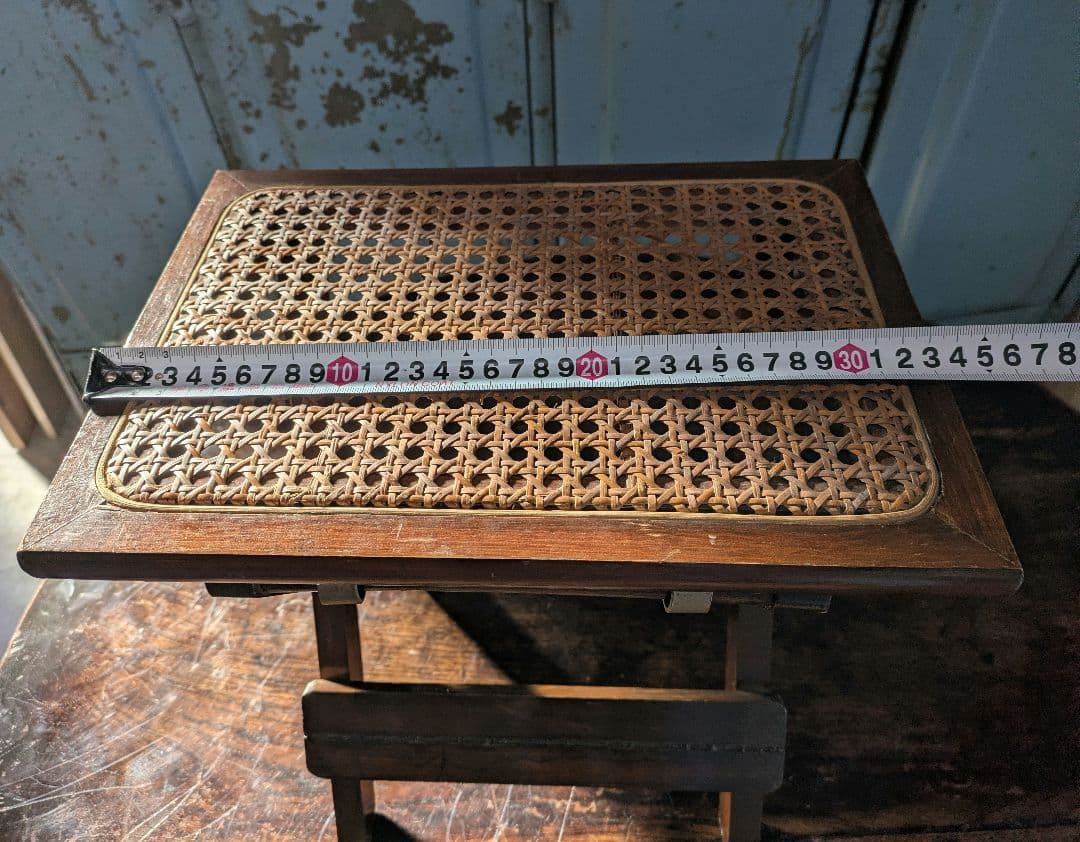 折りたたみ椅子　折りたたみスツール　飾り台　サイドテーブル　木製　レトロ　籐製