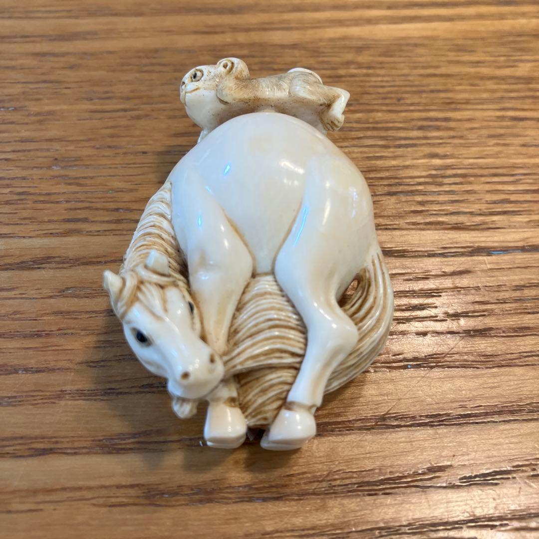 珍品　根付けではない　調味料？馬さんと猿の小さじ付きの　角