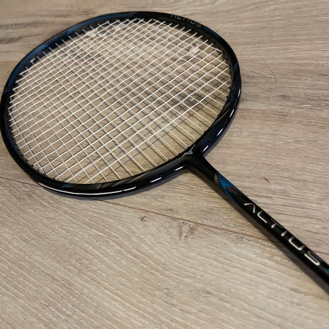 MIZUNO軽量バドミントンラケットブラック×ブルー