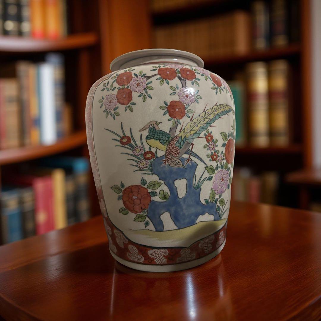 希少古い大きな伊万里焼　花と鳥のデザイン陶器壺