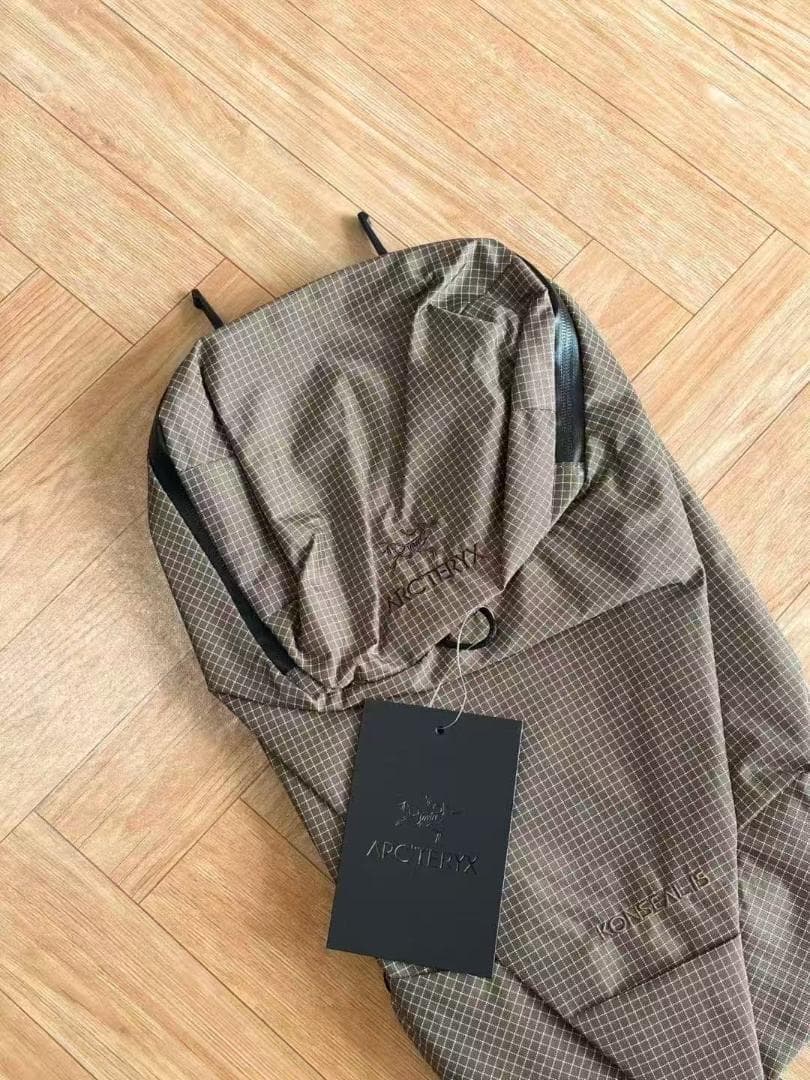 タグ付きARC'TERYX KONSEALS バックパック ブラウン・チェック柄