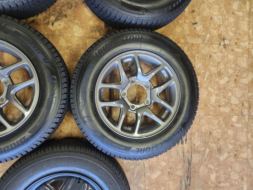 ブリヂストン 16インチ スタッドレスタイヤ ホイールセット